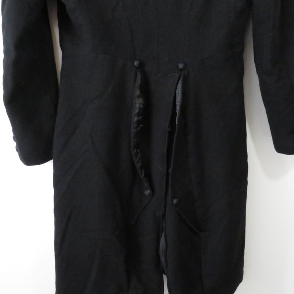 Wah Maker Western Coat - Picture 4 of 8